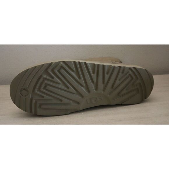 UGG 1120847 Men's Sz 12 Beige Classic Short Pull-On Weather Winter Boots - Picture 10 of 16